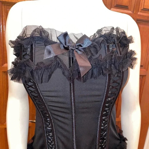 TORRID Womens Size 1 Black Lace Ruffle Corset Strapless Hook & Eye Closure Boned - Picture 4 of 16